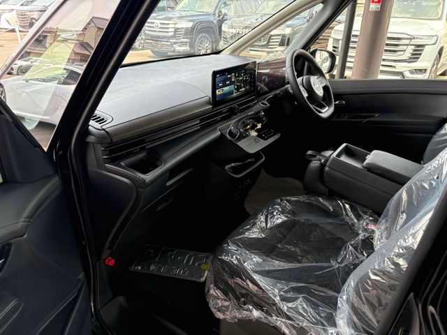 NISSAN SERENA  WG 2025
