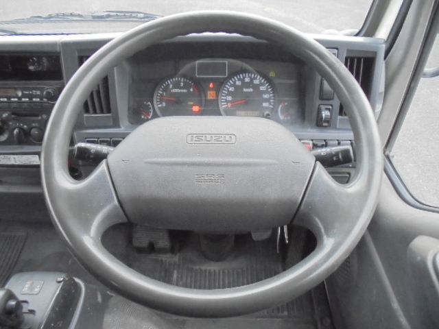 ISUZU ELF 2011