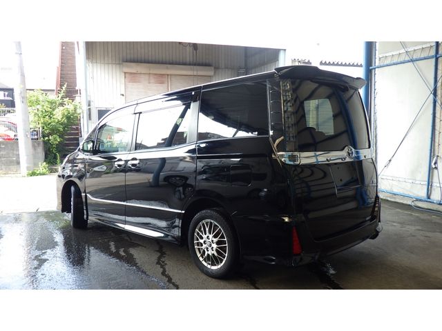 TOYOTA VOXY HYBRID 2016