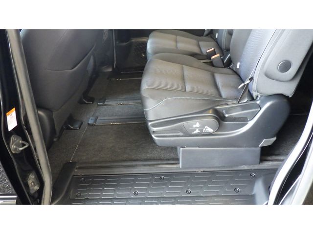 TOYOTA VOXY HYBRID 2016