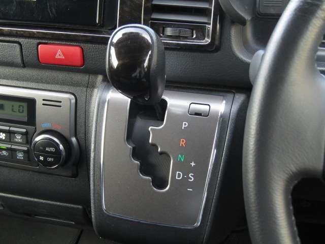 TOYOTA HIACE van 2WD 2023