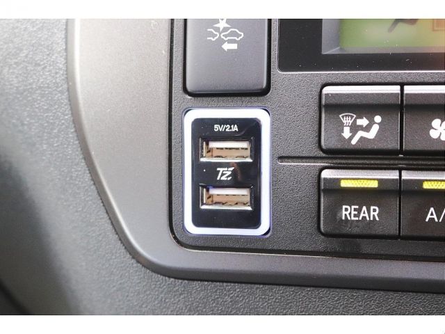 TOYOTA HIACE van 2WD 2020