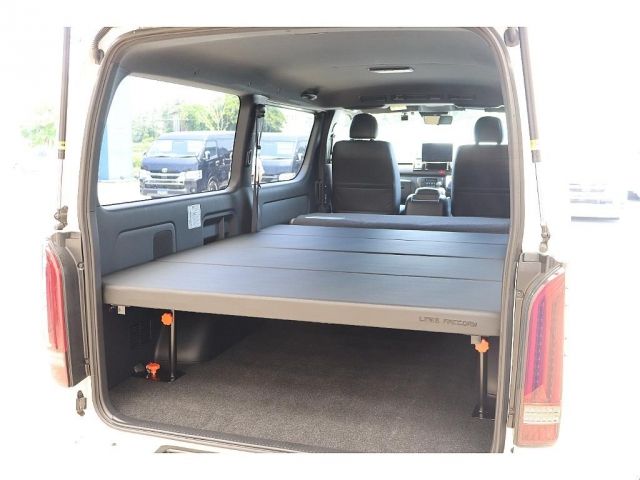 TOYOTA HIACE van 4WD 2023