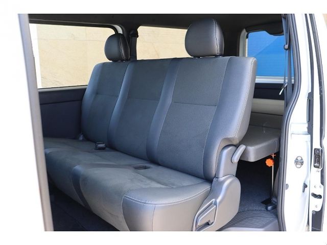 TOYOTA HIACE van 4WD 2023