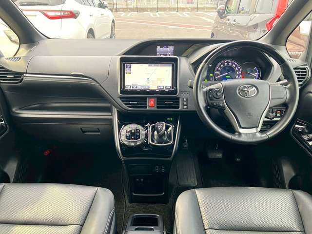 TOYOTA ESQUIRE HYBRID 2018