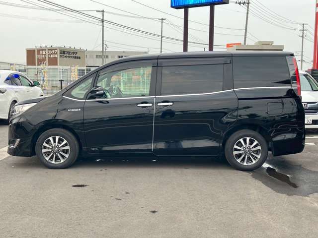 TOYOTA ESQUIRE HYBRID 2018