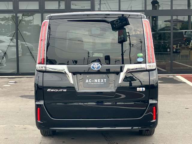 TOYOTA ESQUIRE HYBRID 2018