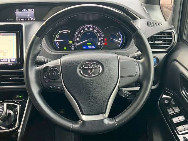 TOYOTA ESQUIRE HYBRID 2018