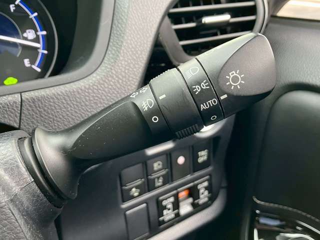 TOYOTA ESQUIRE HYBRID 2018