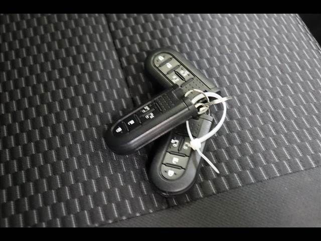 TOYOTA PIXIS MEGA 2019