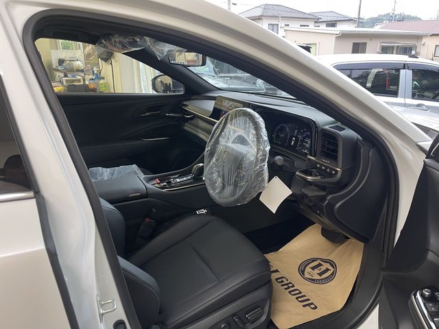 TOYOTA CROWN ESTATE 4WD 2025