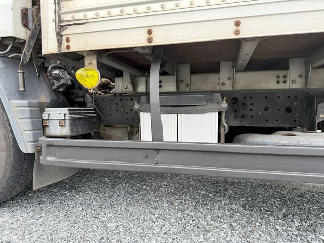 MITSUBISHI CANTER 2006