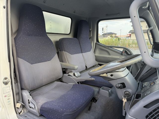 MITSUBISHI CANTER 2006