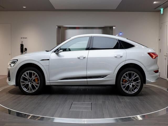AUDI AUDI e-tron SPORTBACK 2021