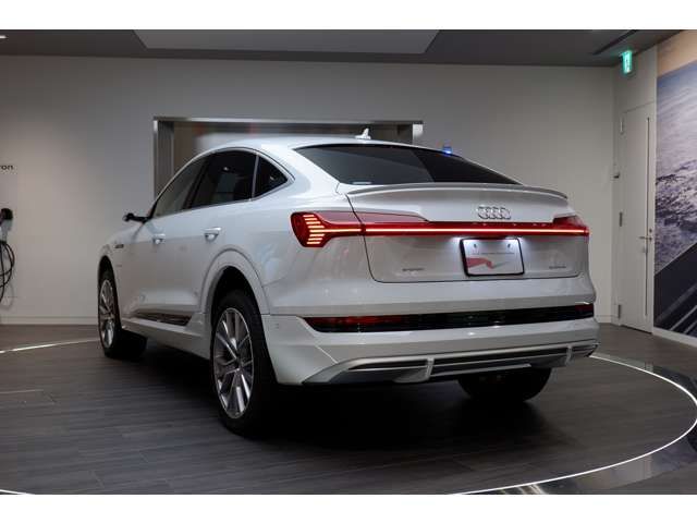 AUDI AUDI e-tron SPORTBACK 2021