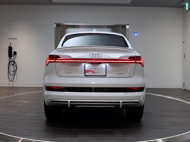AUDI AUDI e-tron SPORTBACK 2021