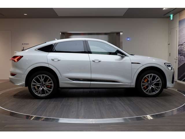 AUDI AUDI e-tron SPORTBACK 2021