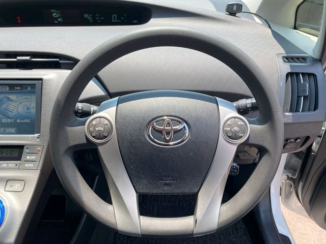 TOYOTA PRIUS 2013