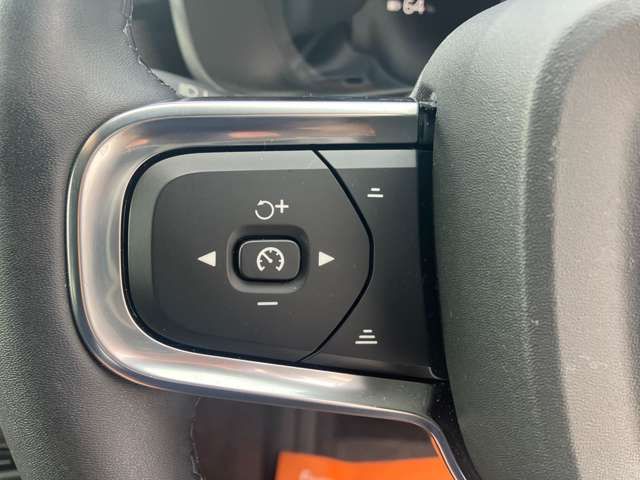 VOLVO VOLVO XC40 2022