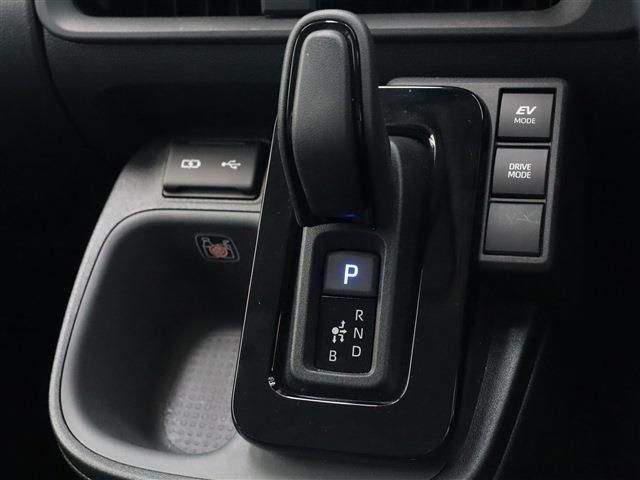 TOYOTA SIENTA HYBRID 2023