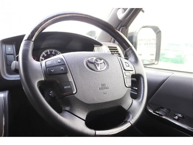 TOYOTA HIACE van 4WD 2020