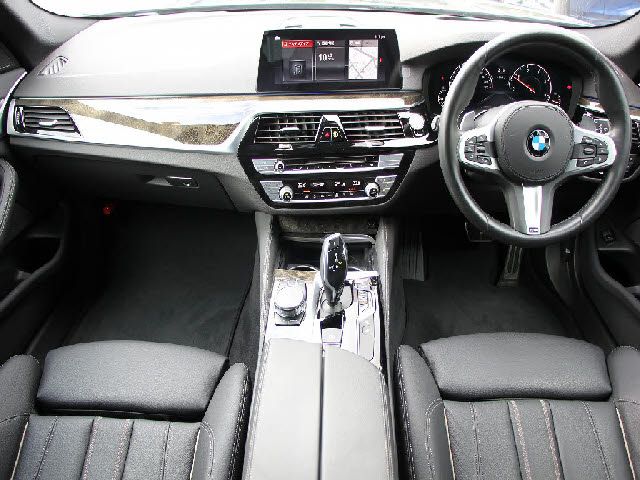 BMW BMW 5series TOURING 2019