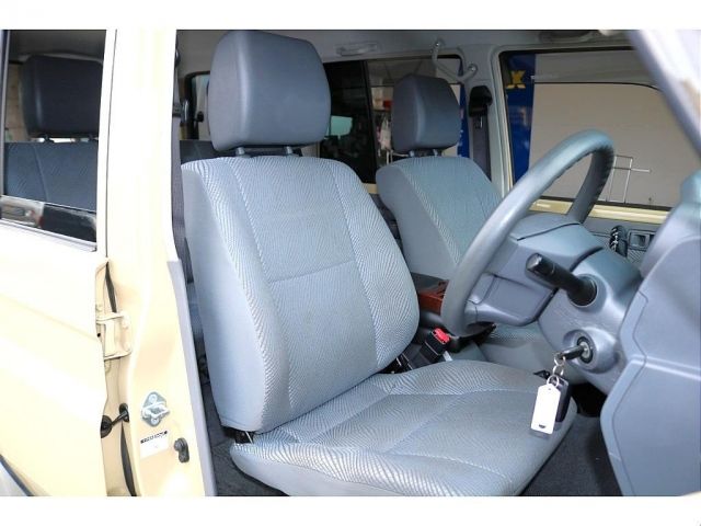 TOYOTA LANDCRUISER van 2015