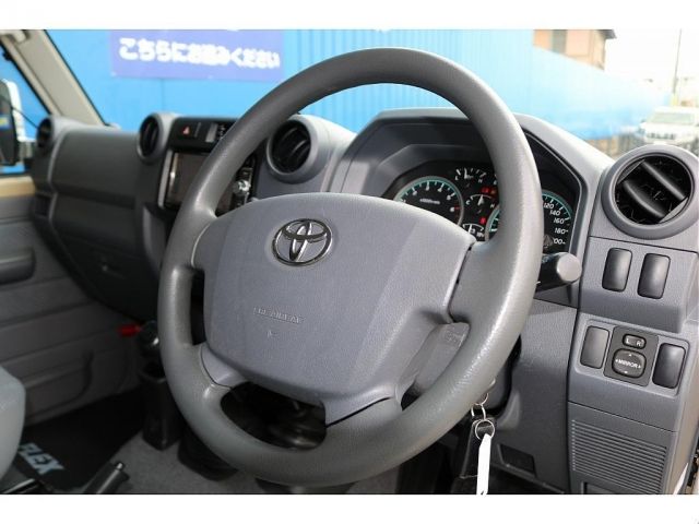 TOYOTA LANDCRUISER van 2015