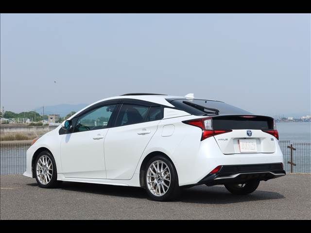 TOYOTA PRIUS 2020