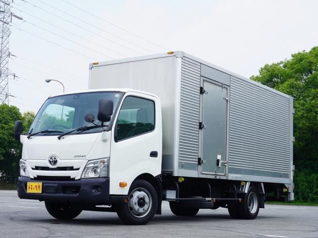 TOYOTA DYNA 2019