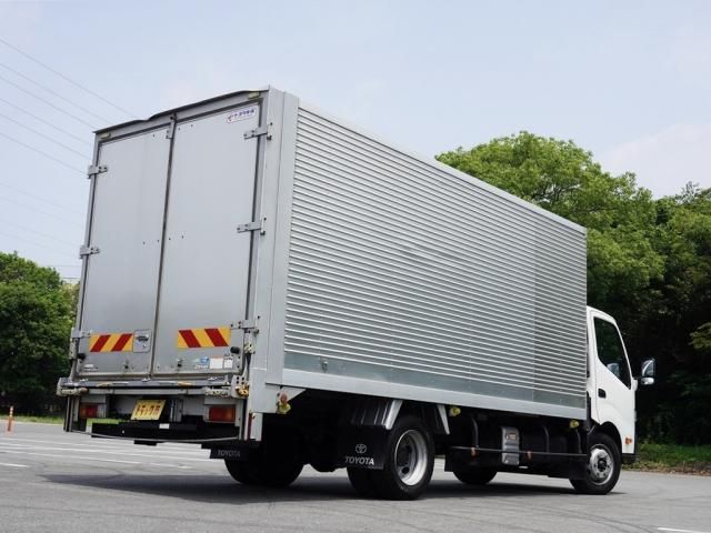 TOYOTA DYNA 2019