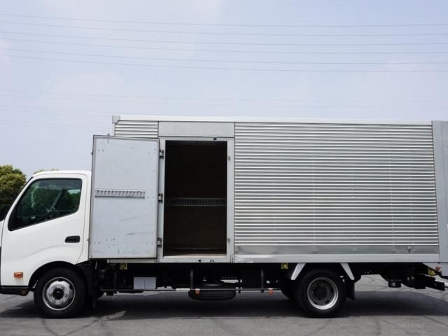 TOYOTA DYNA 2019