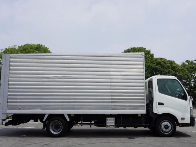 TOYOTA DYNA 2019