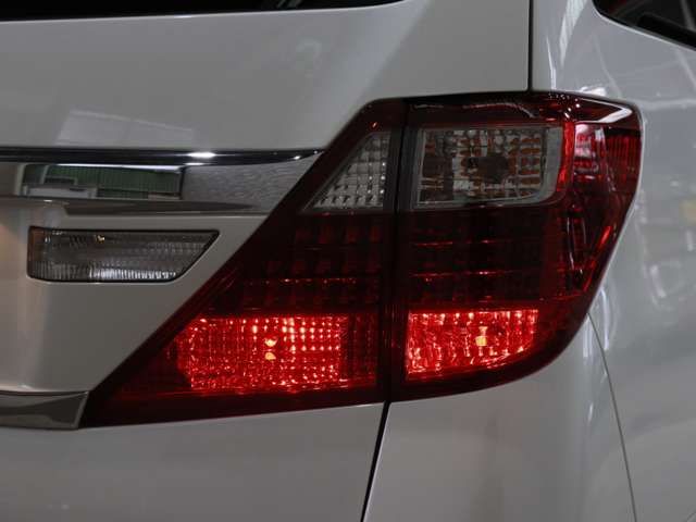TOYOTA ALPHARD hybrid 4WD 2012