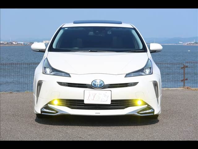 TOYOTA PRIUS 2019