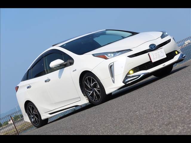 TOYOTA PRIUS 2019