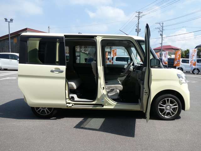 DAIHATSU TANTO 4WD 2014