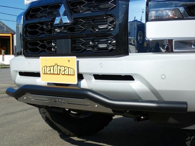 MITSUBISHI TRITON 2024