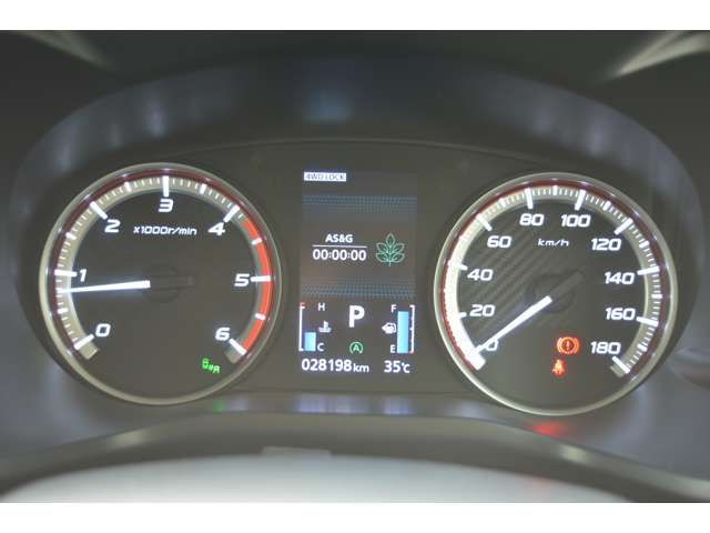 MITSUBISHI DELICA D:5 4WD 2023