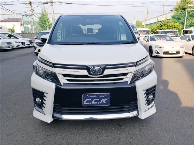 TOYOTA VOXY 2014
