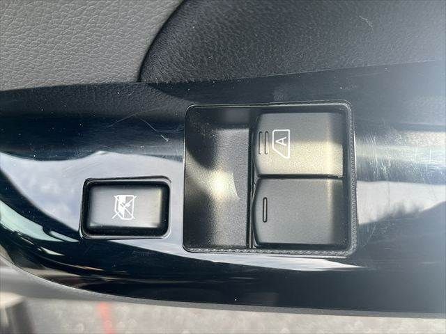 NISSAN NV350 CARAVAN 2021