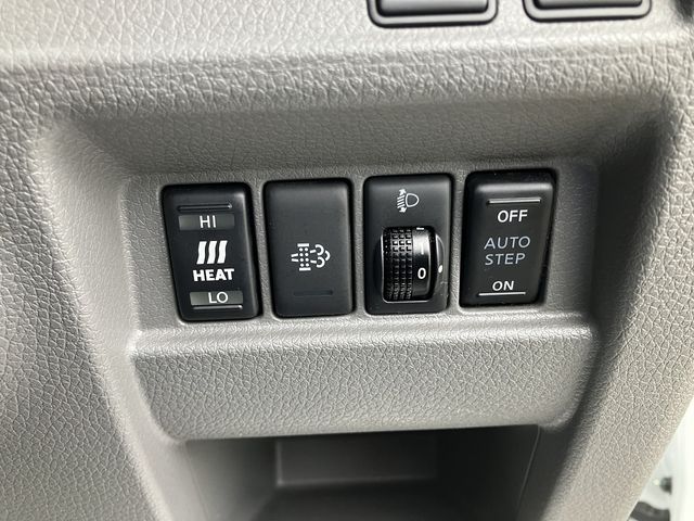 NISSAN NV350 CARAVAN 4WD 2017