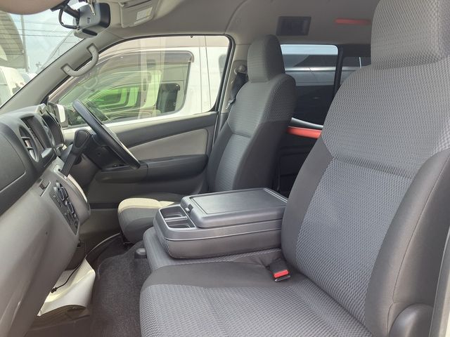 NISSAN NV350 CARAVAN 4WD 2017