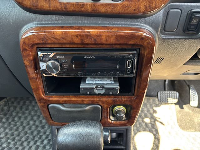 DAIHATSU MIRA GINO 2002