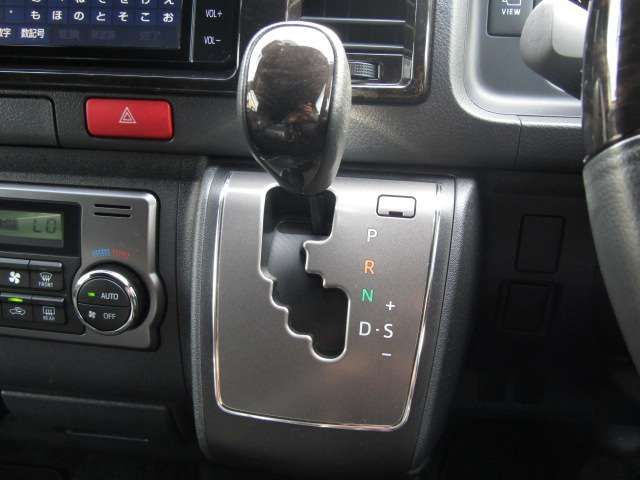 TOYOTA HIACE van 2WD 2023