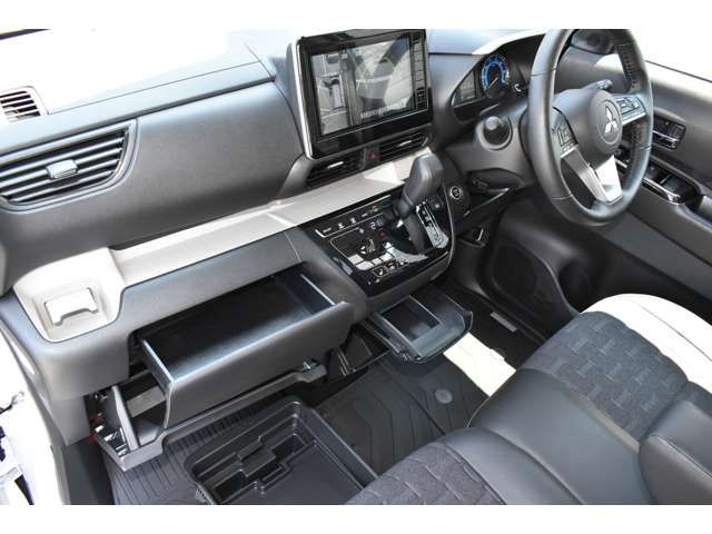 MITSUBISHI DELICA MINI 2024