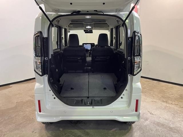 SUZUKI Spacia custom 4WD 2024