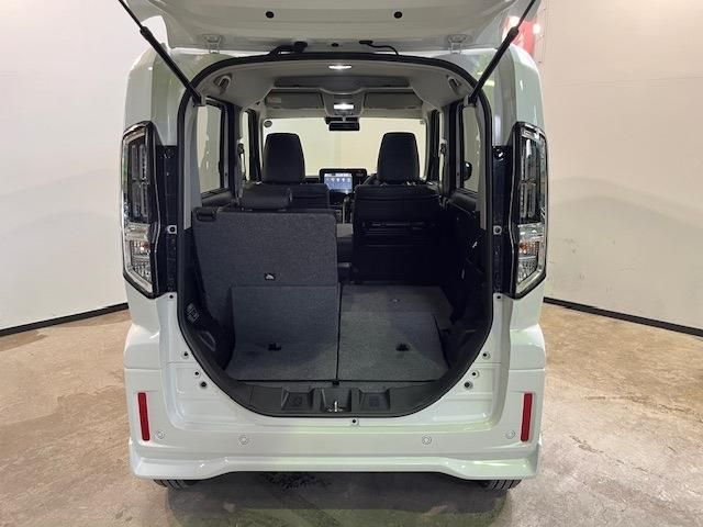 SUZUKI Spacia custom 4WD 2024