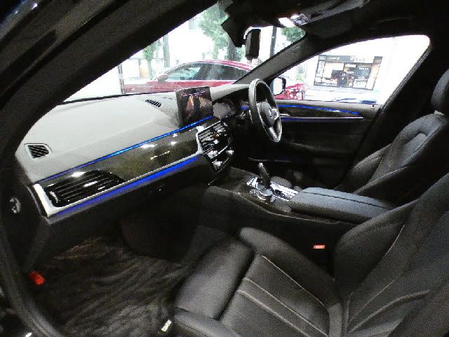 BMW BMW 5series TOURING 2022