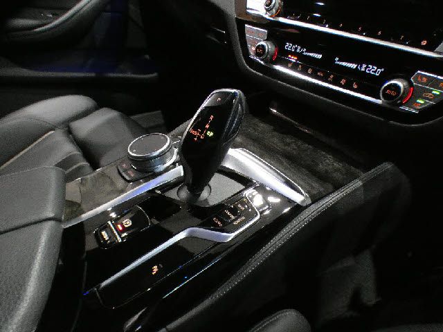 BMW BMW 5series TOURING 2022